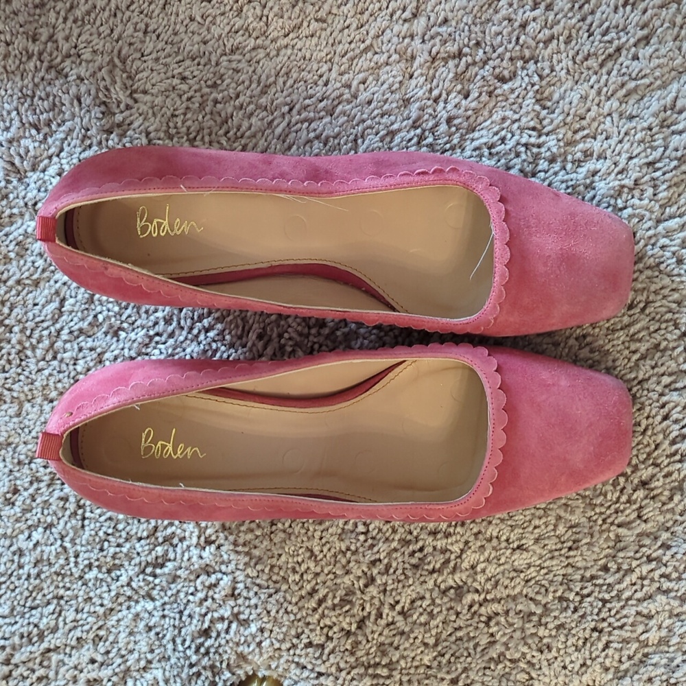 Boden pink suede block heels